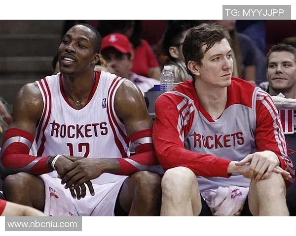 霍华德与阿西克的对决分析：谁能在内线占据优势与胜利之路