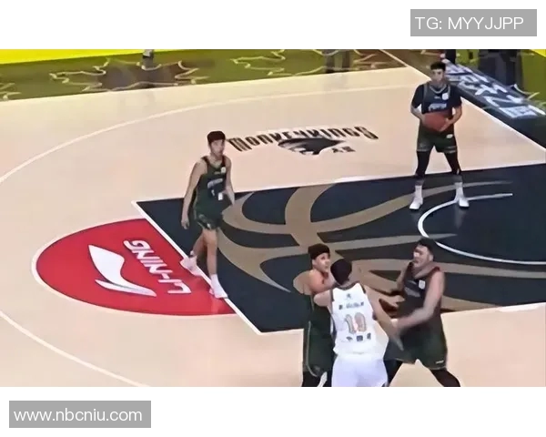 掘金与尼克斯激烈对抗赛场群殴引发球迷热议与争论