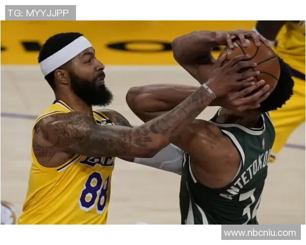 湖人队与布鲁克林篮网激战正酣谁将赢得这场巅峰对决 湖人队与布鲁克林篮网激战正酣谁将赢得这场巅峰对决